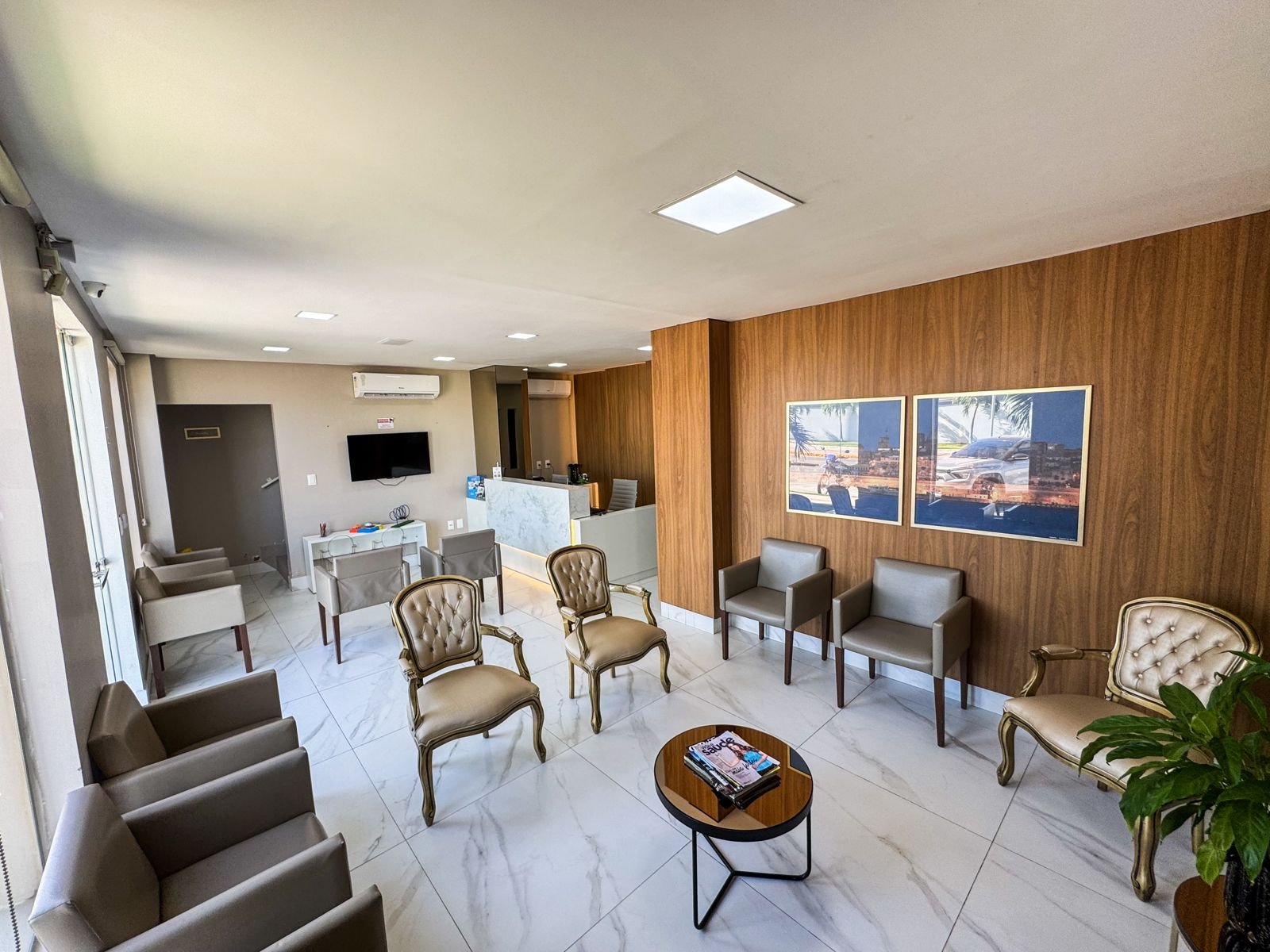 Recepção e sala de espera do Instituto de Saúde Vithara em Petrolina